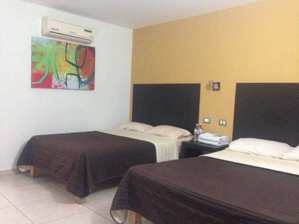 Guamuchil Hotel Flores מראה חיצוני תמונה