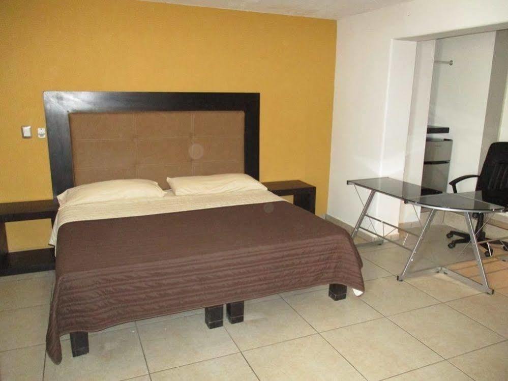Guamuchil Hotel Flores מראה חיצוני תמונה